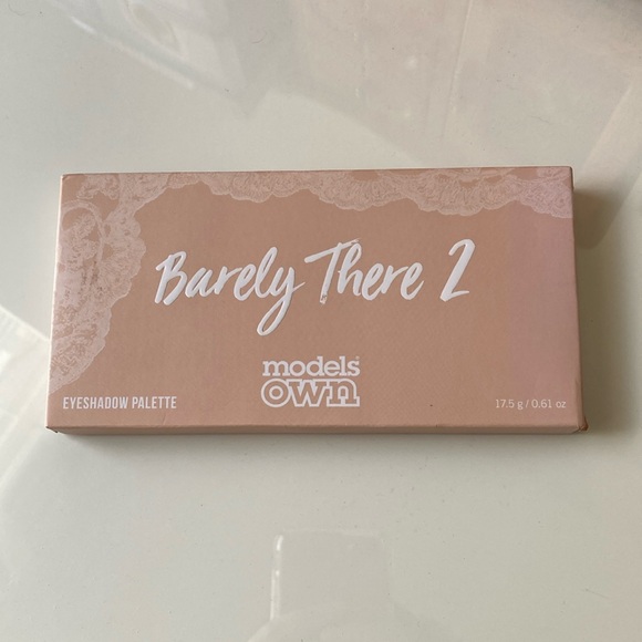 Models Own | Barely There 2 Eyeshadow Palette - Picture 3 of 4